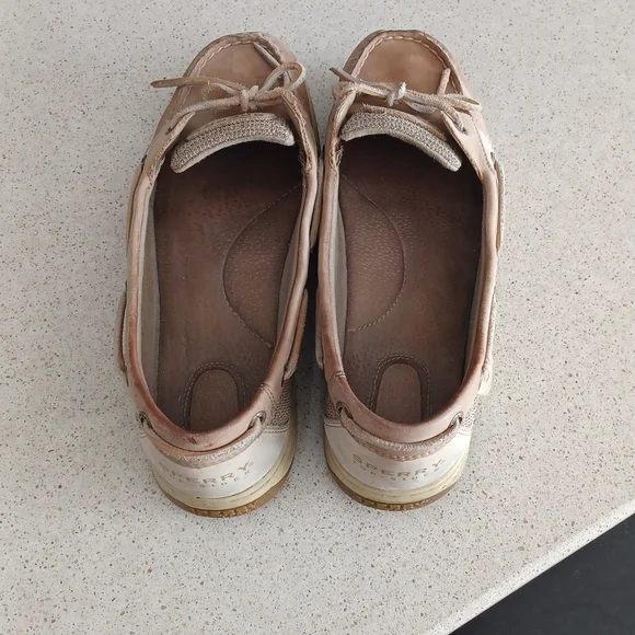 Sperry's - Picture 2 of 5